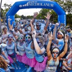 Banco Mediolanum tiñe Sevilla de azul: «The Color Run by Desigual»