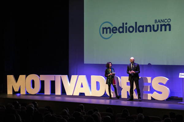 Elsa Punset inagura la gira Motivadores Tour