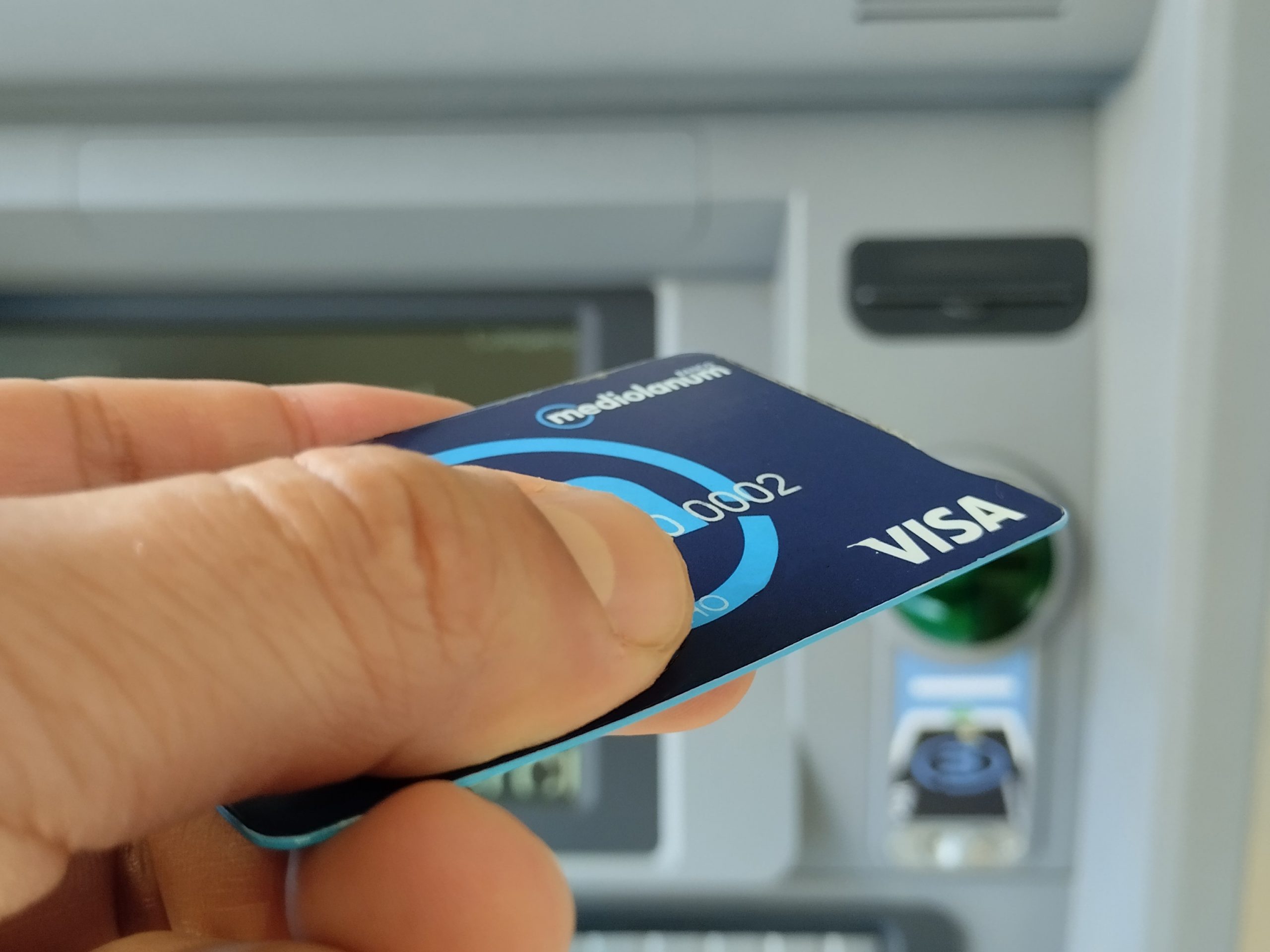  ¿Cómo retirar dinero del cajero con Banco Mediolanum?